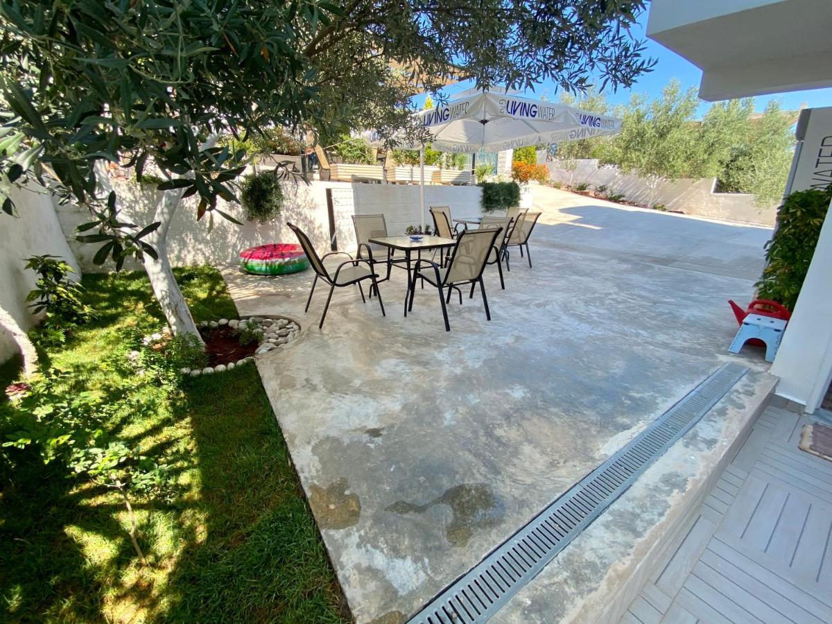 Hotel Vila Ali Ksamil Bagian luar foto